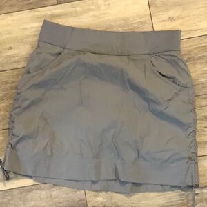 Columbia gray skort. Omni-shield with advanced repellency. Size S